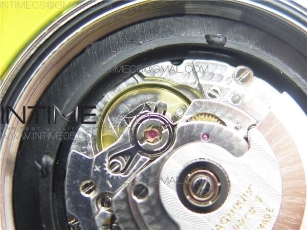 AQUARACER CALIBRE 43MM BLACK - Image 9