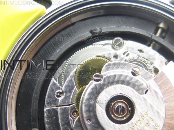 AQUARACER CALIBRE 43MM BLACK - Image 13