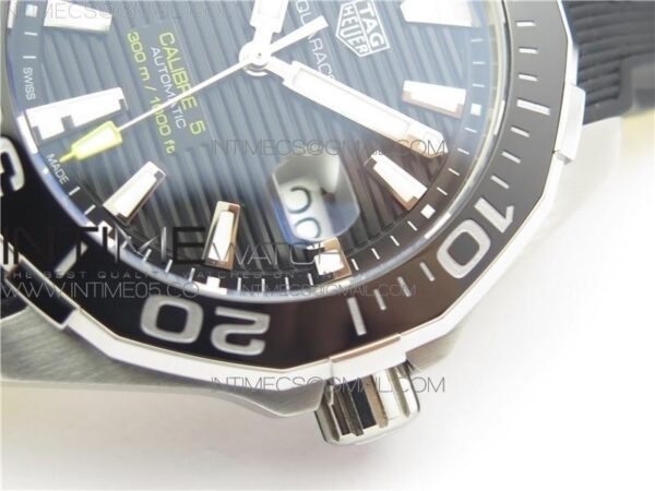 AQUARACER CALIBRE 43MM BLACK - Image 3