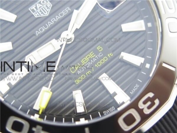 AQUARACER CALIBRE 43MM BLACK - Image 4