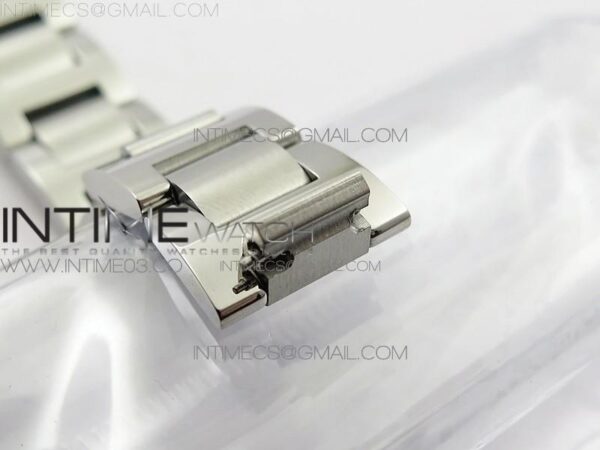 Ballon Bleu 33mm SS AF White Textured Dial on SS Bracelet - Image 18