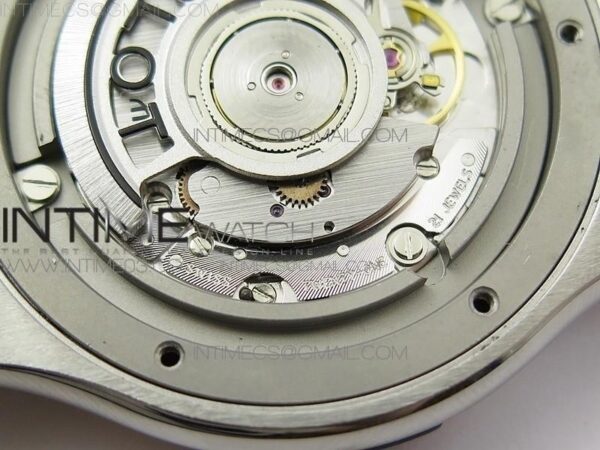 CLASSIC FUSION 42MM TITANIUM - Image 16