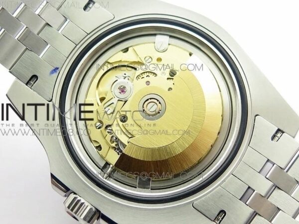 GMT-MASTER II Pepsi 126710 ARF - Image 13