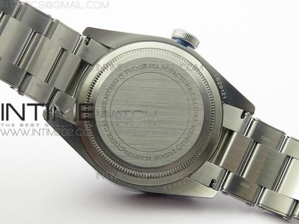 HERITAGE 2016 BLACK BAY SILVER BEZEL - Image 4