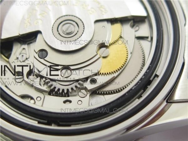 NAVITIMER 1 KOR 38MM SS - Image 20