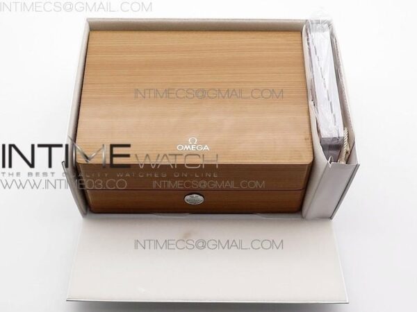 Om. Box Set - Image 3