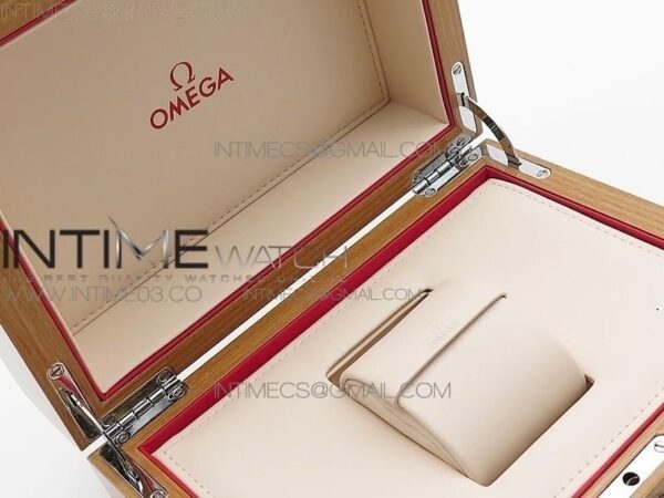 Om. Box Set - Image 7