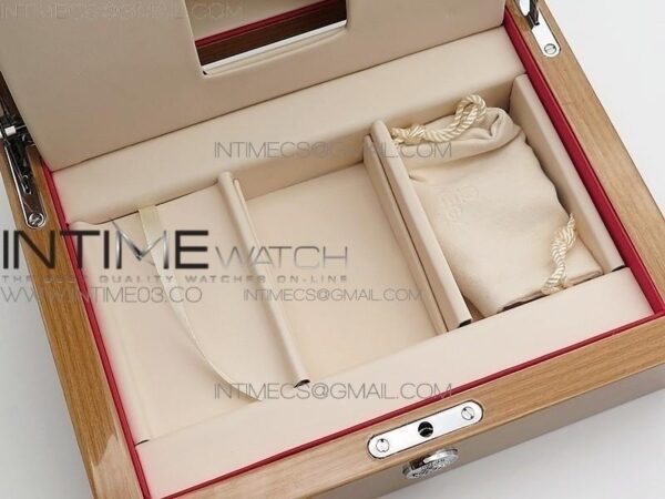 Om. Box Set - Image 8