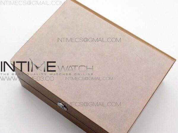 Om. Box Set - Image 10