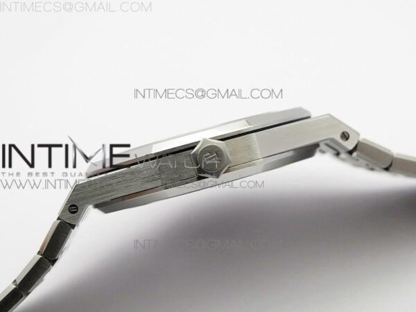 Royal Oak SS CY - Image 6
