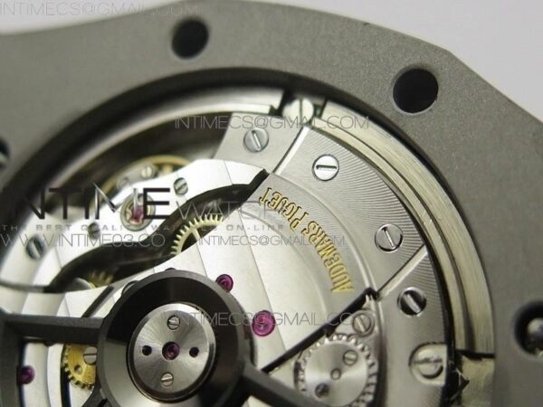 ROYAL OAK OFFSHORE 2018 SIHH ‘COMBAT’ 44MM - Image 21