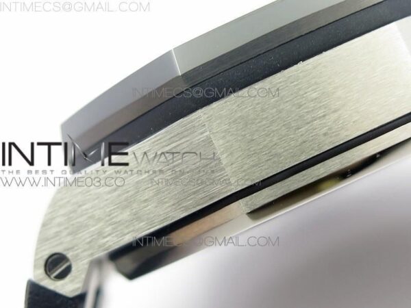 ROYAL OAK OFFSHORE 44MM SS V2 - Image 8