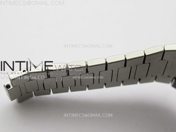 Nautilus 5711/1A-010 PPF 1:1 Best Edition Blue Textured Dial on SS Bracelet Super Clone 26-330 V5 - Image 13