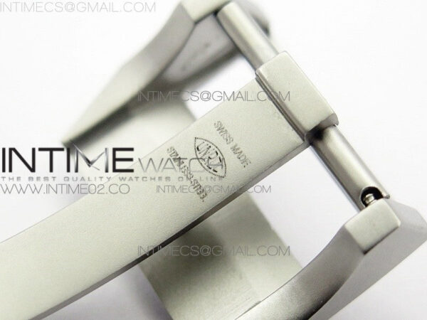 Big Pilot Real PR IW502003 Real Ceramic V2 ZF 1:1 Best Edition on Black Calfskin Strap A51111 - Image 17