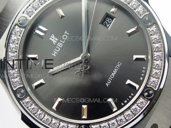 Classic Fusion 42mm SS Paved Diamonds Bezel B50F Gray Dial On Gray Gummy Strap A2892 - Image 7