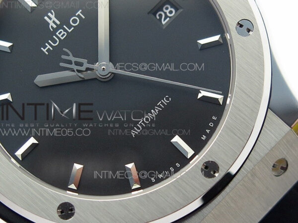 Classic Fusion 42mm SS WWF 1:1 Best Edition Black Dial On Black Gummy Strap Asian HB1112 - Image 5
