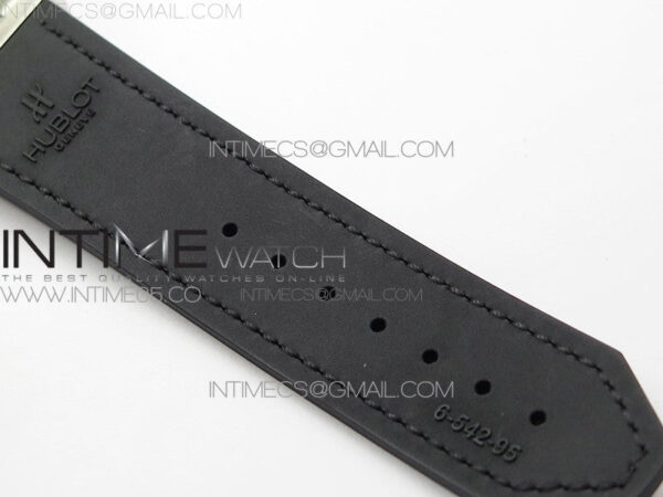 Classic Fusion 42mm SS WWF 1:1 Best Edition Black Dial On Black Gummy Strap Asian HB1112 - Image 16