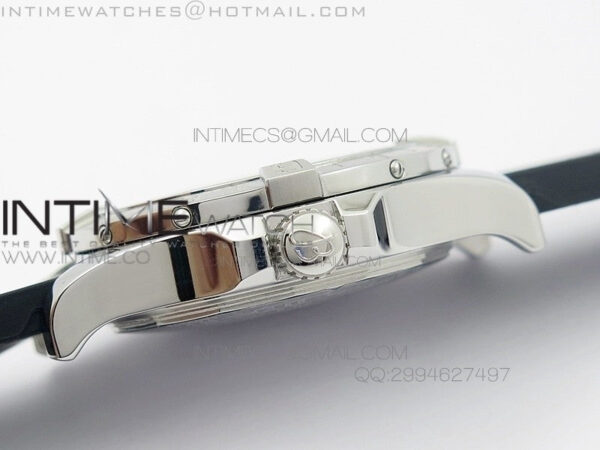 Avenger GMT SS Black Sticks Marker Dial on Rubber strap A2836 - Image 6