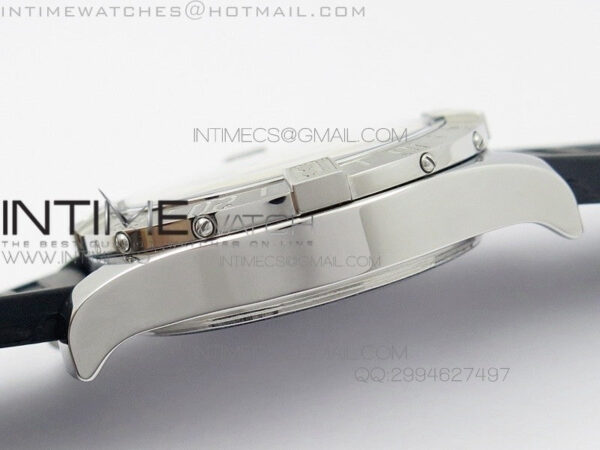 Avenger GMT SS Black Sticks Marker Dial on Rubber strap A2836 - Image 7