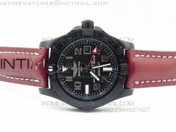 Avenger GMT DLC Black Numeral Marker Textured Dial on Leather strap A2836 - Image 3