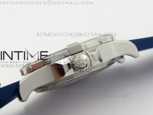 Avenger GMT SS Blue Sticks Marker Dial on Rubber strap A2836 - Image 7