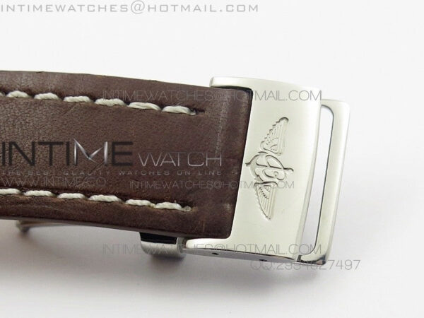 Avenger GMT SS Black Numeral Marker Dial on Leather strap A2836 - Image 9