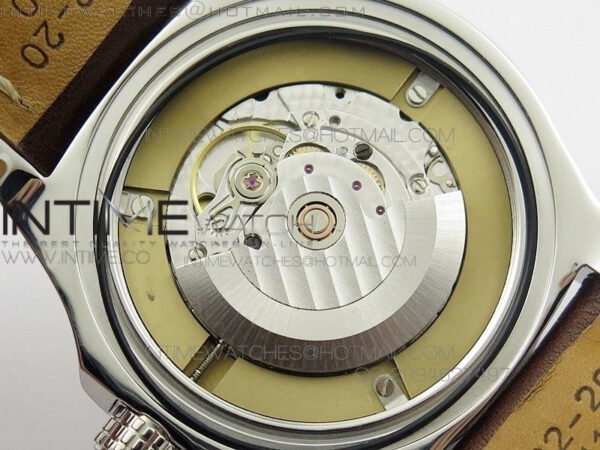 Avenger GMT SS Black Numeral Marker Dial on Leather strap A2836 - Image 13