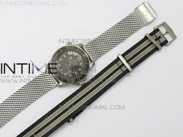 SEAMSTER 300 "NO TIME TO DIE" TITANIUM V2 LIMITED EDITION - Image 17
