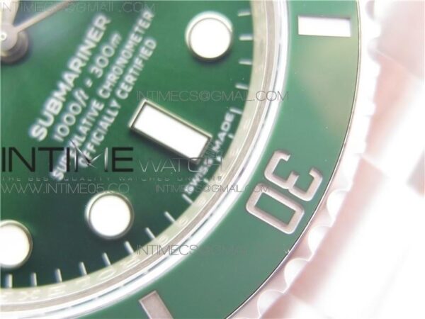 SUBMARINER 116610 LV GREEN CERAMIC ZZF - Image 9
