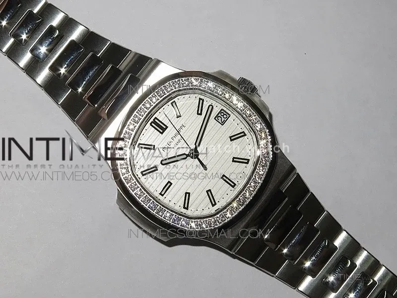 Nautilus Jumbo 5713 Super Replication PPF 1:1 Best Edition White Textured Dial on SS Bracelet PPF324