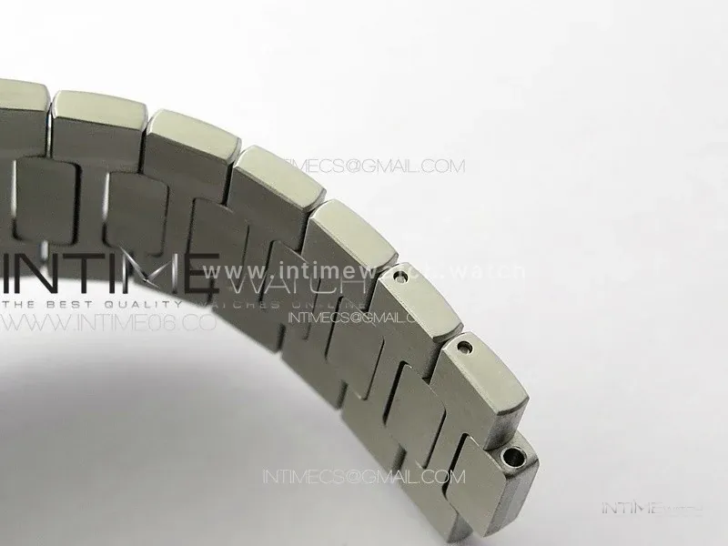 Nautilus 5980 Black Dial in Steel