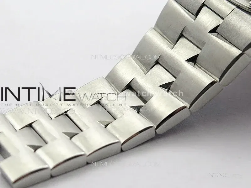 Overseas Perpetual Calendar SS 8F Best Edition Silver Dial on SS Bracelet A1120