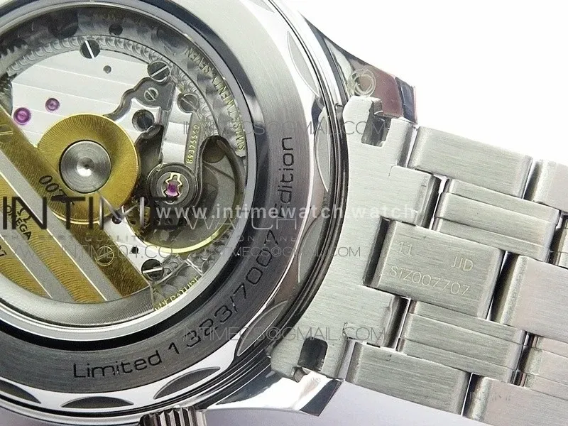 Seamaster Diver 300M SS "COMMANDER’S WATCH" BP 1:1 Best Edition on SS Bracelet A2824 (Free Nylon Strap)