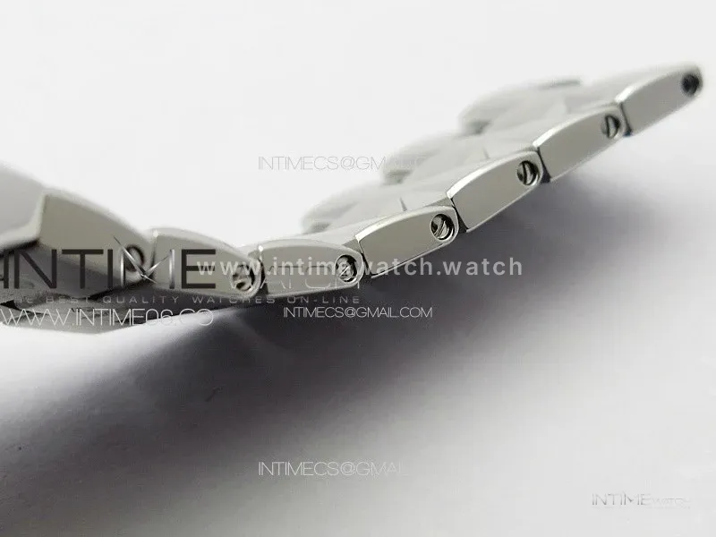 Overseas Perpetual Calendar SS 8F Best Edition Silver Dial on SS Bracelet A1120